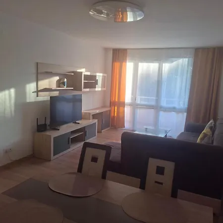 в центъра до парк оборище Apartament